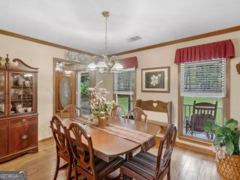 Dining - 143 Hamlin Rd, Jackson, GA 30233 photo 2 of 3