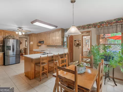 Kitchen - 143 Hamlin Rd, Jackson, GA 30233 photo 5 of 5