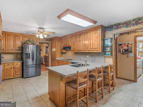 Kitchen - 143 Hamlin Rd, Jackson, GA 30233 photo 2 of 5