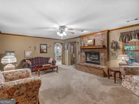 Living - 143 Hamlin Rd, Jackson, GA 30233 photo 1 of 3