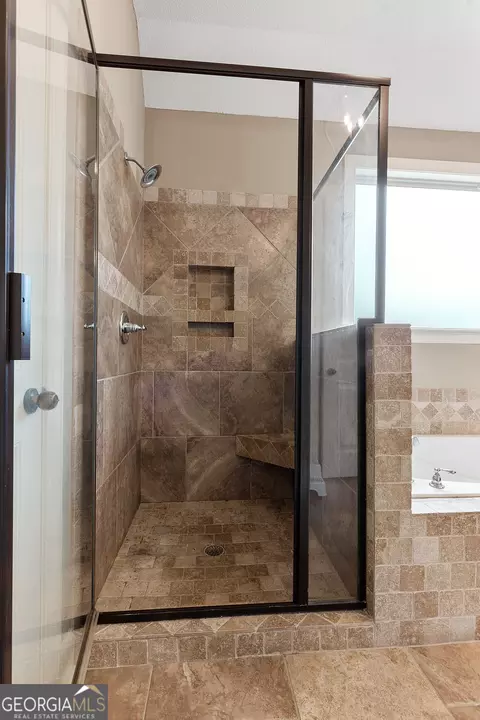 Bath - 112 Bedford Ct, Perry, GA 31069 photo 4 of 8
