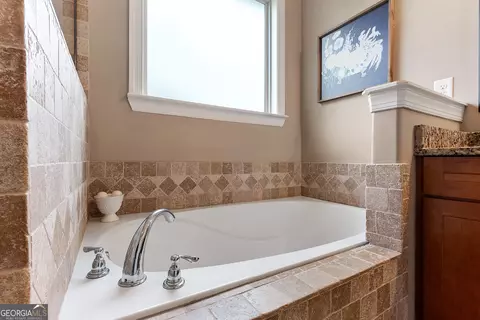Bath - 112 Bedford Ct, Perry, GA 31069 photo 7 of 8
