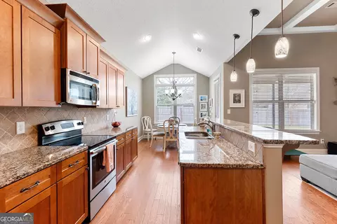 Kitchen - 112 Bedford Ct, Perry, GA 31069 photo 3 of 7