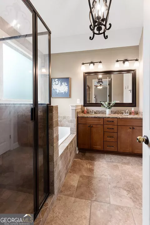 Bath - 112 Bedford Ct, Perry, GA 31069 photo 1 of 8