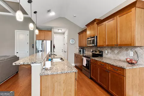 Kitchen - 112 Bedford Ct, Perry, GA 31069 photo 5 of 7