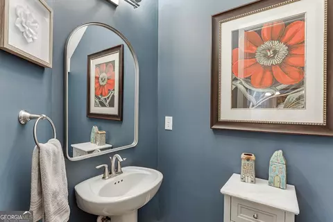 Bath - 2022 Raven Way, Chamblee, GA 30341 photo 1 of 5