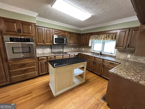 108 Thomas Dr, Lagrange, GA 30240 photo 8