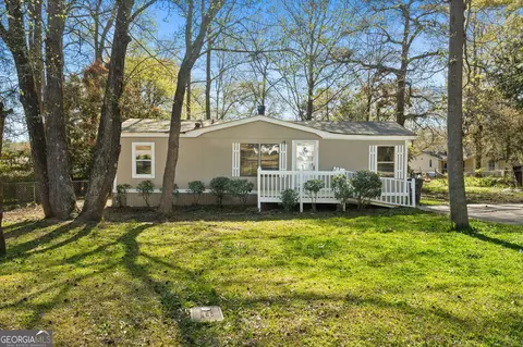 351 Hemlock Ln, Locust Grove, GA 30248