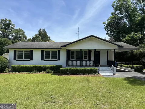 1414 Stonewall St, Dublin, GA 31021