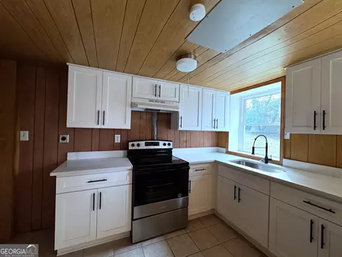 Kitchen - 1351 John Robert Dr, Morrow, GA 30260 photo 5 of 5