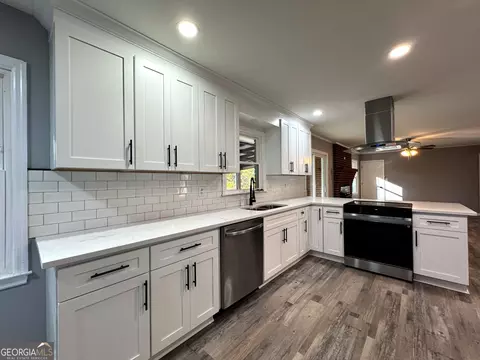 Kitchen - 1351 John Robert Dr, Morrow, GA 30260 photo 3 of 5