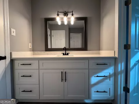 Bath - 1351 John Robert Dr, Morrow, GA 30260 photo 3 of 5