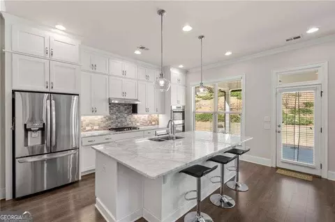 Kitchen - 11620 Crestview Ter, Suwanee, GA 30024 photo 2 of 3