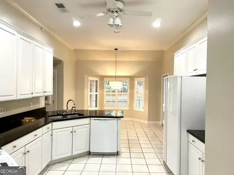 Kitchen - 23 Saddlebrook Dr SE, Rome, GA 30161 photo 4 of 6