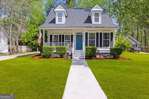 90 Cottage Ct, Richmond Hill, GA 31324