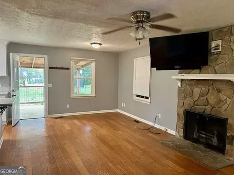 Living - 139 Rob Roy Rd, Lagrange, GA 30240 photo 1 of 4
