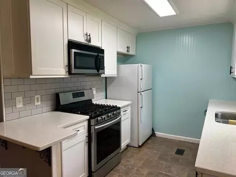 Kitchen - 139 Rob Roy Rd, Lagrange, GA 30240 photo 4 of 4