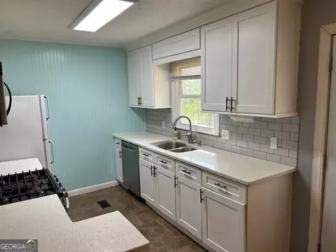 Kitchen - 139 Rob Roy Rd, Lagrange, GA 30240 photo 1 of 4