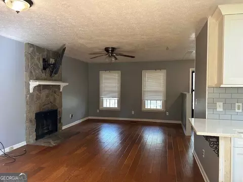Living - 139 Rob Roy Rd, Lagrange, GA 30240 photo 4 of 4