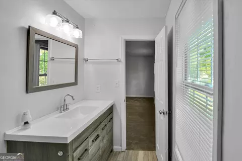Bath - 6921 Babbling Brook Dr, Rex, GA 30273 photo 4 of 7