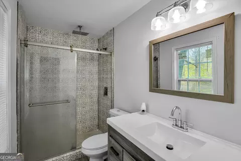 Bath - 6921 Babbling Brook Dr, Rex, GA 30273 photo 3 of 7