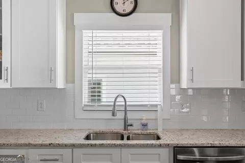 Kitchen - 5124 N Pratt St, Covington, GA 30014 photo 4 of 4