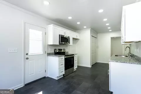 Kitchen - 1206 Pool Mill St, Lagrange, GA 30241 photo 3 of 3