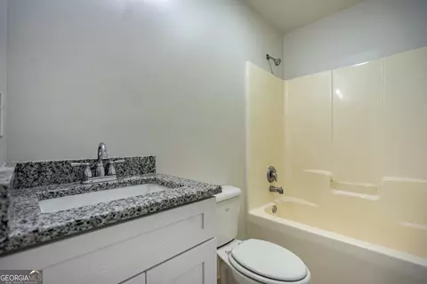 Bath - 1206 Pool Mill St, Lagrange, GA 30241 photo 2 of 2