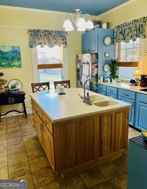 Kitchen - 3 S Spring St, Claxton, GA 30417 photo 2 of 2