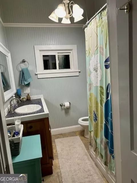 Bath - 3 S Spring St, Claxton, GA 30417 photo 3 of 3