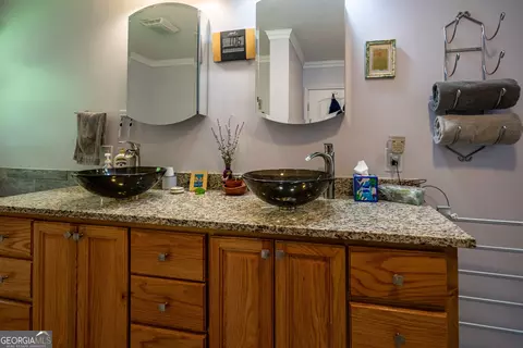 Bath - 218 Westwood Dr, Lagrange, GA 30240 photo 1 of 4