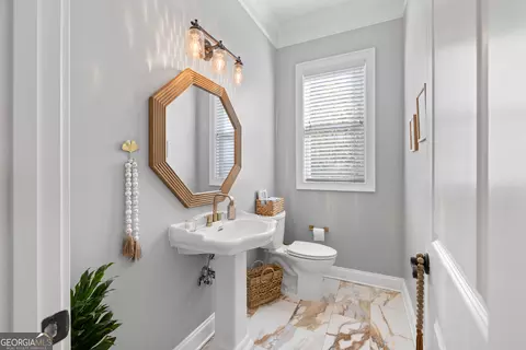 Bath - 256 Erin Shores Dr, Sparta, GA 31087 photo 1 of 8