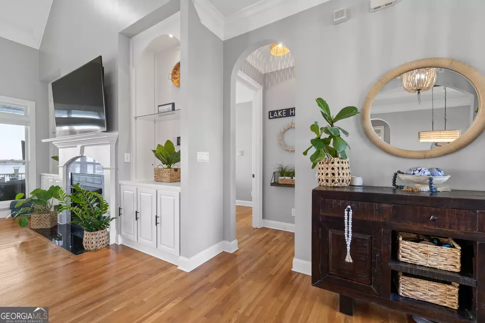 Entry Way - 256 Erin Shores Dr, Sparta, GA 31087 photo 6 of 9
