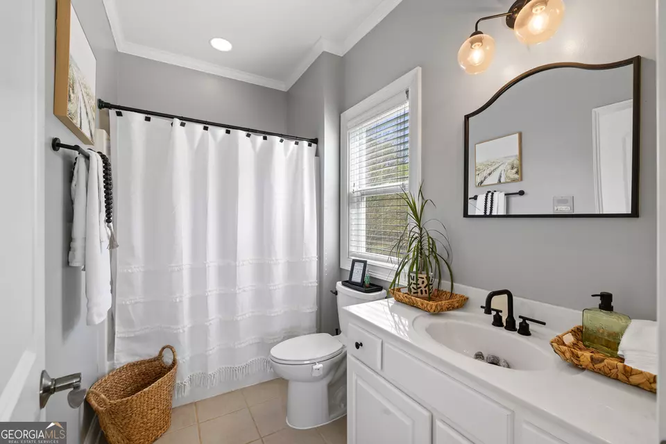 Bath - 256 Erin Shores Dr, Sparta, GA 31087 photo 6 of 8