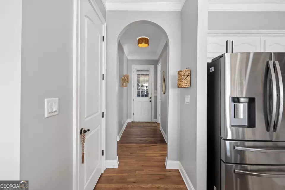 Entry Way - 256 Erin Shores Dr, Sparta, GA 31087 photo 4 of 9