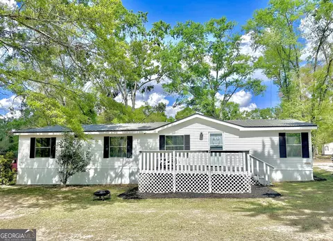 520 Cypress Ln, Metter, GA 30439