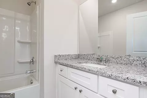 Bath - 257 Rooker Dr, Lagrange, GA 30241 photo 1 of 1