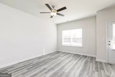 Living - 255 Rooker Dr, Lagrange, GA 30241 photo 2 of 3