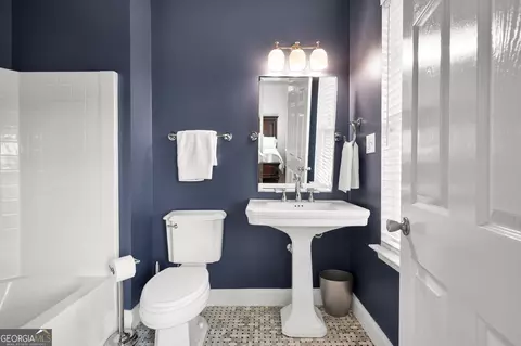 Bath - 748 Adabelle Rd, Register, GA 30452 photo 4 of 8