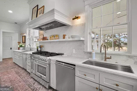 Kitchen - 748 Adabelle Rd, Register, GA 30452 photo 3 of 6
