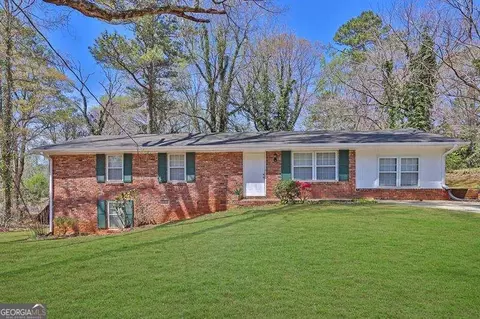 272 Colchester Dr, Stone Mountain, GA 30088