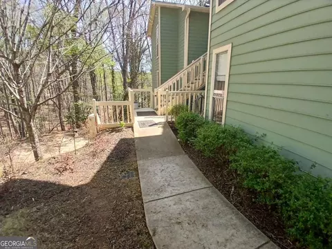 3011 Canyon Point Cir, Roswell, GA 30076