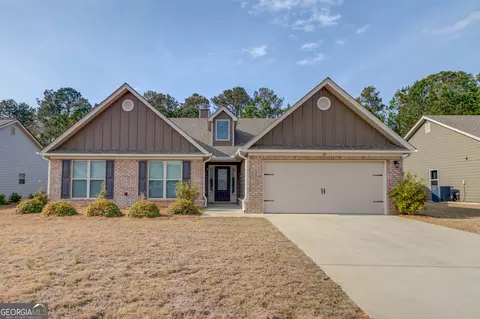 174 Livingston Ct, Winder, GA 30680