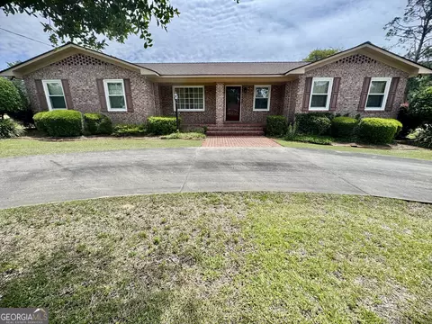 839 Golf Dr, Swainsboro, GA 30401