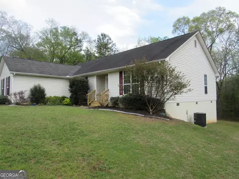 137 Brad St, Royston, GA 30662