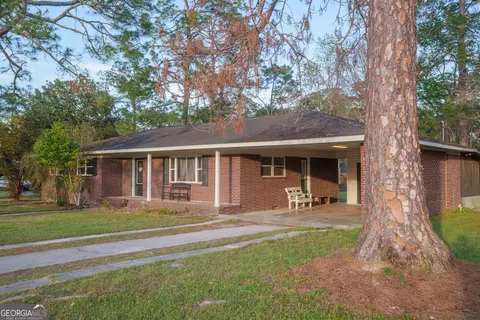 732 Bud St, Blackshear, GA 31516
