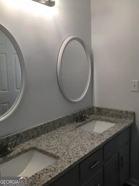 Bath - 25 Dove Pt, Covington, GA 30016 photo 2 of 2
