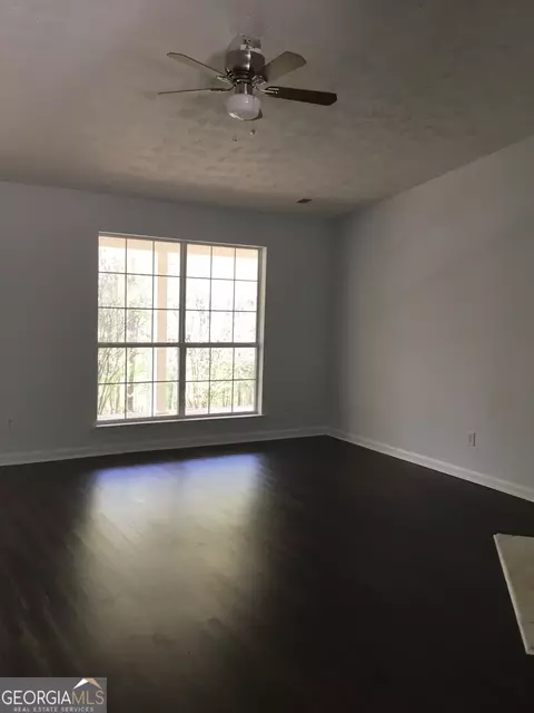 Living - 25 Dove Pt, Covington, GA 30016 photo 2 of 2
