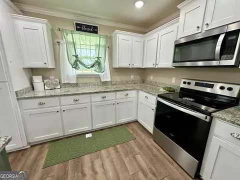 Kitchen - 104 Bluff Oak Dr, Brooklet, GA 30415 photo 7 of 7