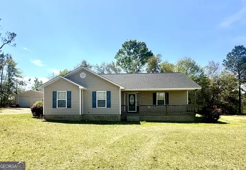 321 Price St, Uvalda, GA 30473